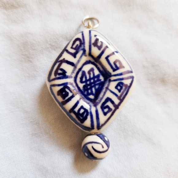 Vtg Chinese Porcelain Handmade Longevity Pendant - Picture 3 of 4